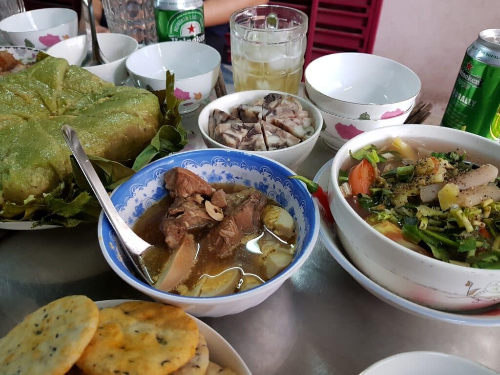 Banh Têt et Thit Kho Trung