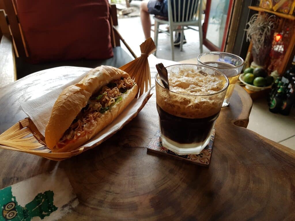 Cafe vietnamien et Banh Mi